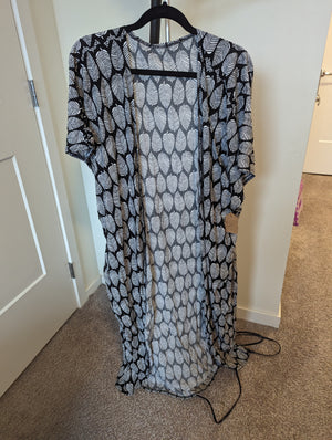 Black and White Maxi Kimono Wrap